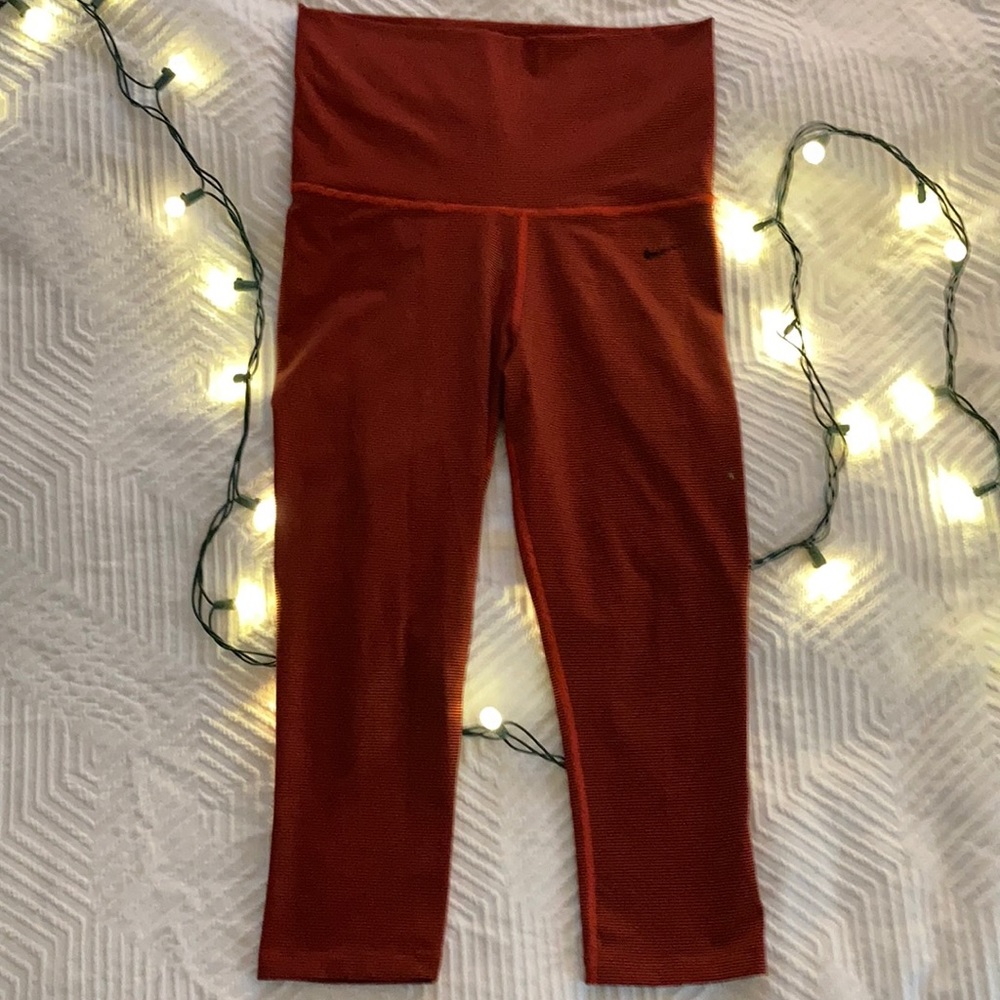 Nike Dri-Fit Striped High-Waisted Crop Tights